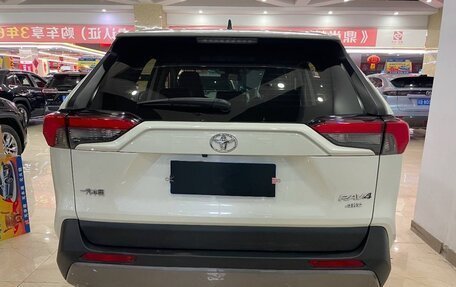 Toyota RAV4, 2020 год, 3 190 000 рублей, 5 фотография