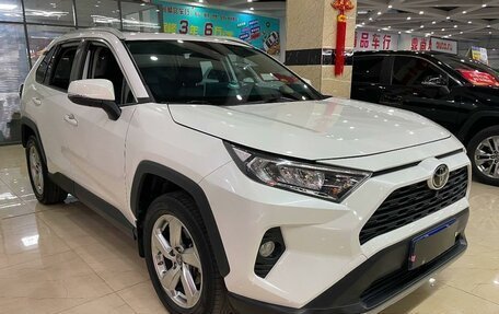 Toyota RAV4, 2020 год, 3 190 000 рублей, 3 фотография