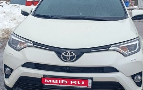 Toyota RAV4, 2018 год, 3 750 000 рублей, 6 фотография