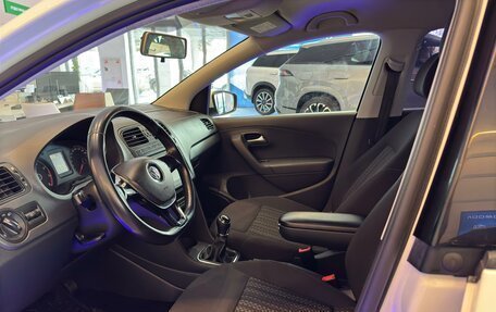 Volkswagen Polo VI (EU Market), 2015 год, 950 550 рублей, 18 фотография