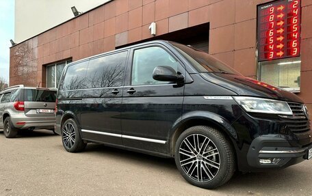 Volkswagen Multivan T6 рестайлинг, 2022 год, 7 700 000 рублей, 8 фотография