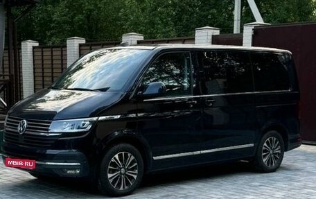 Volkswagen Multivan T6 рестайлинг, 2022 год, 7 700 000 рублей, 4 фотография