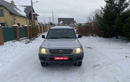 Toyota Land Cruiser 100 рестайлинг 2, 2005 год, 1 950 000 рублей, 1 фотография