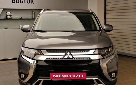 Mitsubishi Outlander III рестайлинг 3, 2021 год, 3 150 000 рублей, 2 фотография