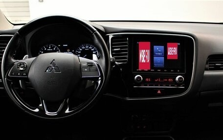 Mitsubishi Outlander III рестайлинг 3, 2021 год, 3 150 000 рублей, 13 фотография