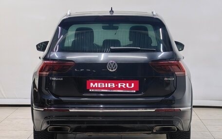 Volkswagen Tiguan II, 2018 год, 3 098 000 рублей, 4 фотография