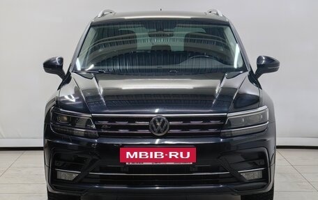 Volkswagen Tiguan II, 2018 год, 3 098 000 рублей, 3 фотография