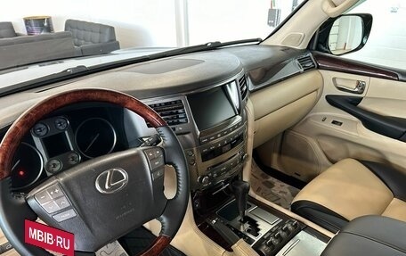 Lexus LX III, 2009 год, 11 фотография