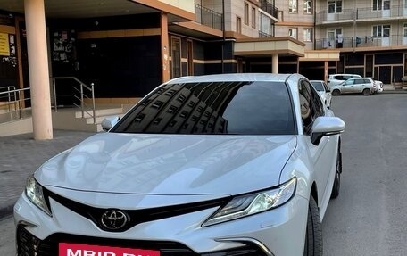 Toyota Camry, 2021 год, 3 700 000 рублей, 3 фотография