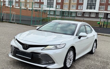 Toyota Camry, 2021 год, 3 270 000 рублей, 2 фотография