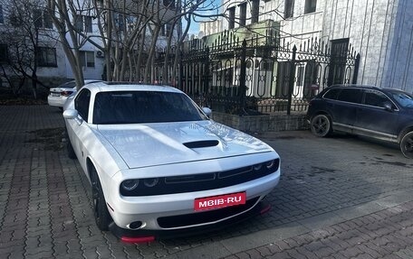 Dodge Challenger III рестайлинг 2, 2022 год, 3 700 000 рублей, 1 фотография