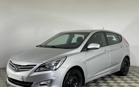 Hyundai Solaris II рестайлинг, 2015 год, 953 000 рублей, 1 фотография