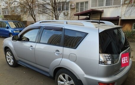 Mitsubishi Outlander III рестайлинг 3, 2010 год, 1 290 000 рублей, 2 фотография