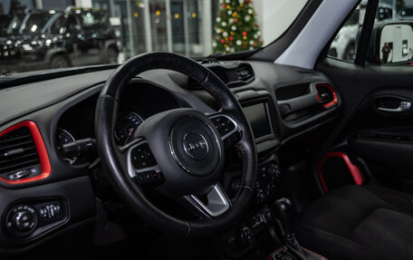 Jeep Renegade I рестайлинг, 2019 год, 2 650 000 рублей, 12 фотография