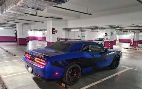 Dodge Challenger III рестайлинг 2, 2021 год, 7 500 000 рублей, 3 фотография