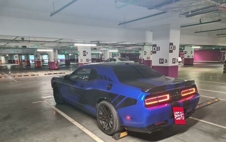 Dodge Challenger III рестайлинг 2, 2021 год, 7 500 000 рублей, 4 фотография