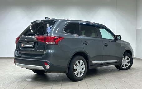 Mitsubishi Outlander III рестайлинг 3, 2018 год, 2 300 000 рублей, 4 фотография