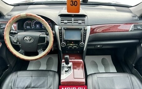 Toyota Camry, 2012 год, 16 фотография