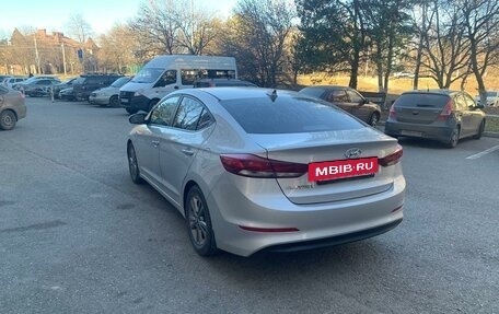 Hyundai Elantra VI рестайлинг, 2017 год, 1 400 000 рублей, 4 фотография