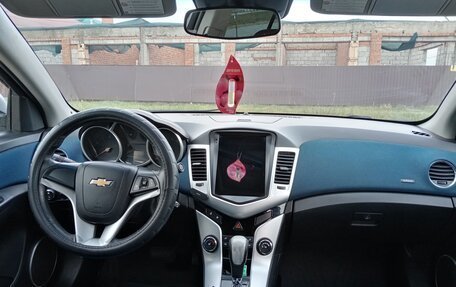 Chevrolet Cruze II, 2011 год, 820 000 рублей, 3 фотография