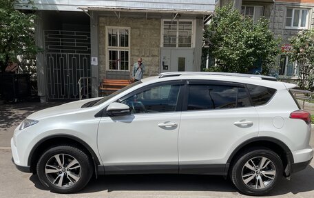 Toyota RAV4, 2019 год, 3 300 000 рублей, 6 фотография