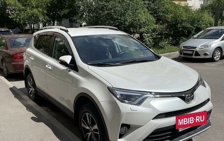 Toyota RAV4, 2019 год, 3 300 000 рублей, 4 фотография