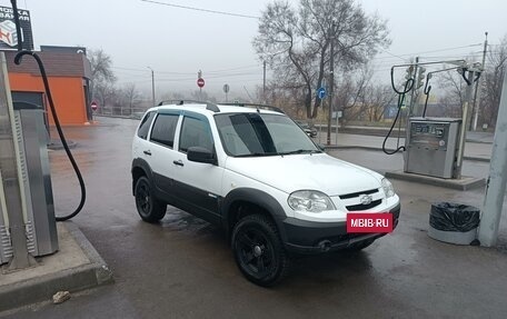 Chevrolet Niva I рестайлинг, 2015 год, 790 000 рублей, 2 фотография