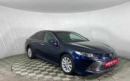 Toyota Camry, 2018 год, 2 590 000 рублей, 3 фотография