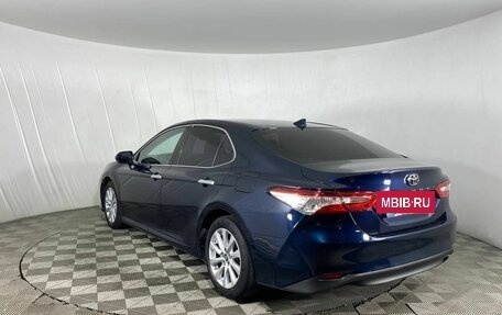 Toyota Camry, 2018 год, 2 590 000 рублей, 7 фотография