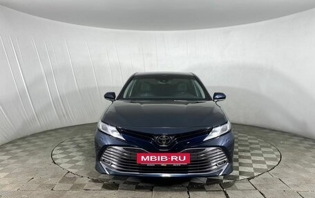 Toyota Camry, 2018 год, 2 590 000 рублей, 2 фотография