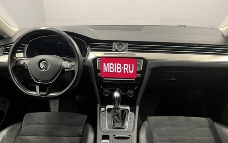 Volkswagen Passat B8 рестайлинг, 2016 год, 1 885 000 рублей, 10 фотография