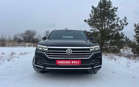 Volkswagen Touareg III, 2020 год, 5 780 000 рублей, 2 фотография