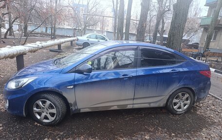 Hyundai Solaris II рестайлинг, 2011 год, 700 000 рублей, 7 фотография