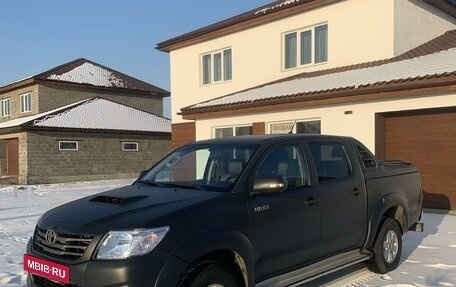 Toyota Hilux VII, 2013 год, 2 300 000 рублей, 2 фотография