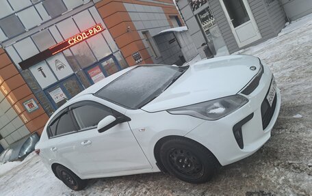 KIA Rio IV, 2017 год, 860 000 рублей, 5 фотография