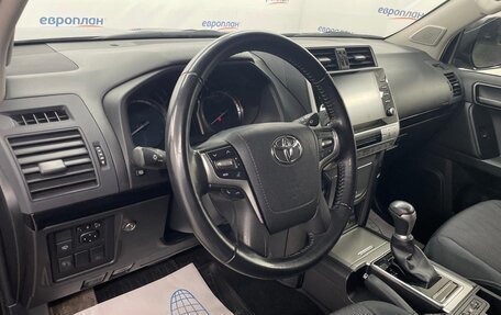 Toyota Land Cruiser Prado 150 рестайлинг 2, 2021 год, 6 700 000 рублей, 10 фотография