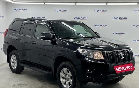 Toyota Land Cruiser Prado 150 рестайлинг 2, 2021 год, 6 700 000 рублей, 2 фотография