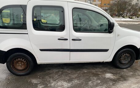 Renault Kangoo II рестайлинг, 2010 год, 550 000 рублей, 1 фотография