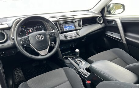 Toyota RAV4, 2015 год, 2 199 000 рублей, 14 фотография