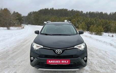 Toyota RAV4, 2015 год, 2 199 000 рублей, 2 фотография