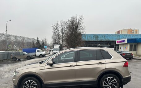 Volkswagen Tiguan II, 2018 год, 2 500 000 рублей, 4 фотография