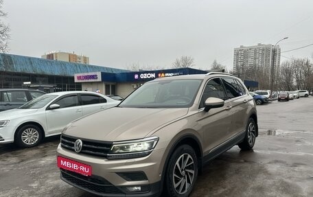 Volkswagen Tiguan II, 2018 год, 2 500 000 рублей, 2 фотография