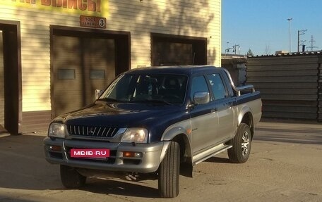 Mitsubishi L200 III рестайлинг, 2000 год, 700 000 рублей, 2 фотография