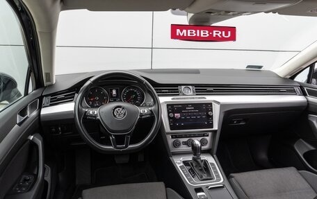 Volkswagen Passat B8 рестайлинг, 2019 год, 2 160 000 рублей, 8 фотография