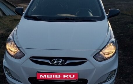 Hyundai Solaris II рестайлинг, 2011 год, 1 200 000 рублей, 7 фотография