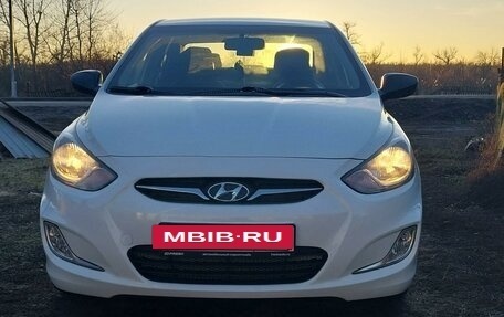 Hyundai Solaris II рестайлинг, 2011 год, 1 200 000 рублей, 15 фотография