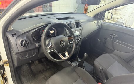 Renault Logan II, 2018 год, 950 000 рублей, 6 фотография