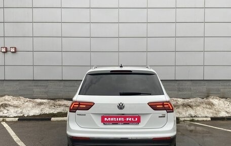 Volkswagen Tiguan II, 2017 год, 2 236 000 рублей, 6 фотография