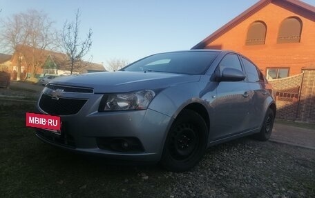 Chevrolet Cruze II, 2010 год, 750 000 рублей, 8 фотография