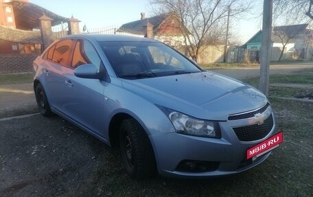 Chevrolet Cruze II, 2010 год, 750 000 рублей, 4 фотография